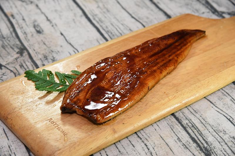 國產鰻魚肉質細緻且風味濃郁。