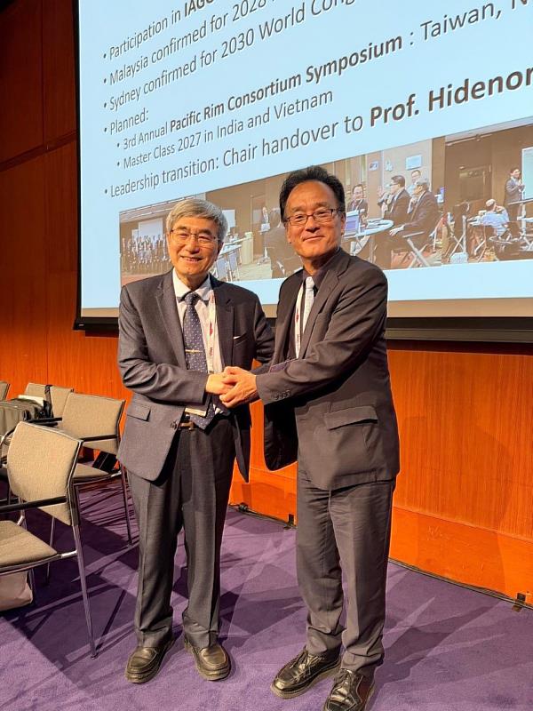 中國醫藥大學林正介副校長將IAGG-AOR理事長一職交棒予日本荒井秀典教授（Prof. Hidenori Arai）(2026年7月6日)。
