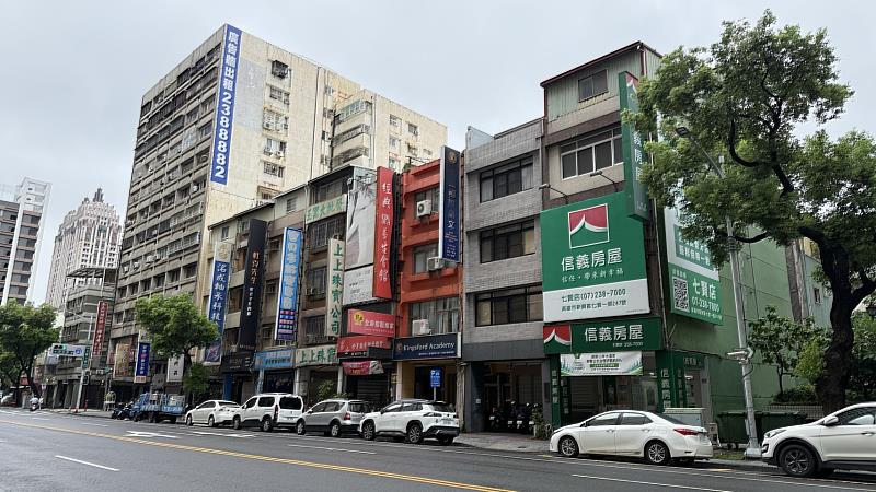 信義房屋七賢店主任王沛軒提醒透天是獨立建物，使用空間大，購入前務必留意產權等問題。