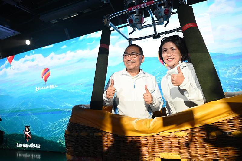 侯友宜與新北市府團隊參訪東博會 饒慶鈴分享城市策展與地方治理