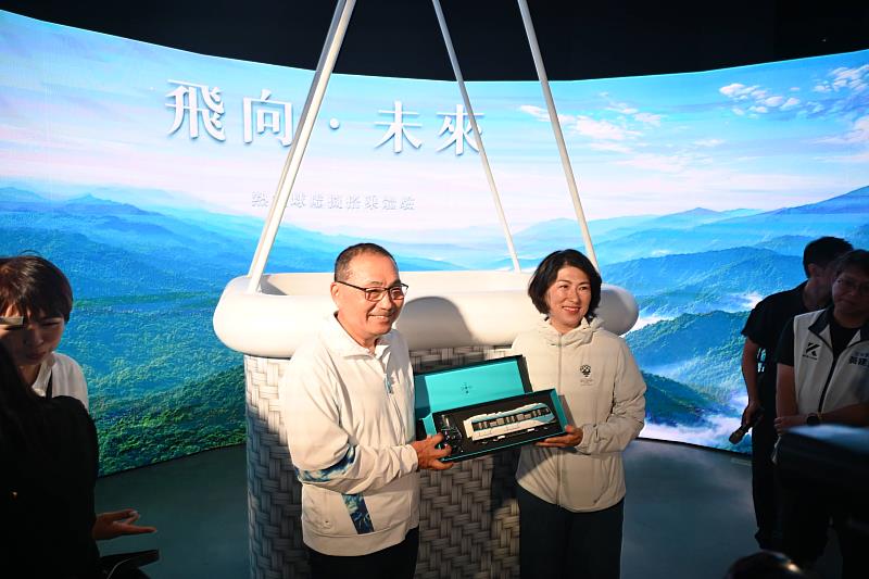 侯友宜與新北市府團隊參訪東博會 饒慶鈴分享城市策展與地方治理