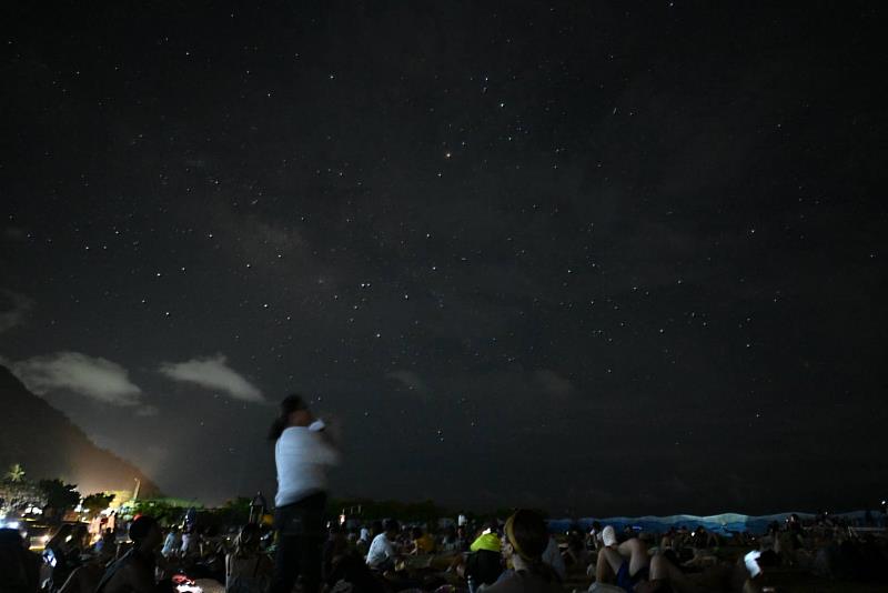 金曲歌王陳建年、椰油小飛魚7/18蘭嶼星空歡唱 溫暖近千遊客