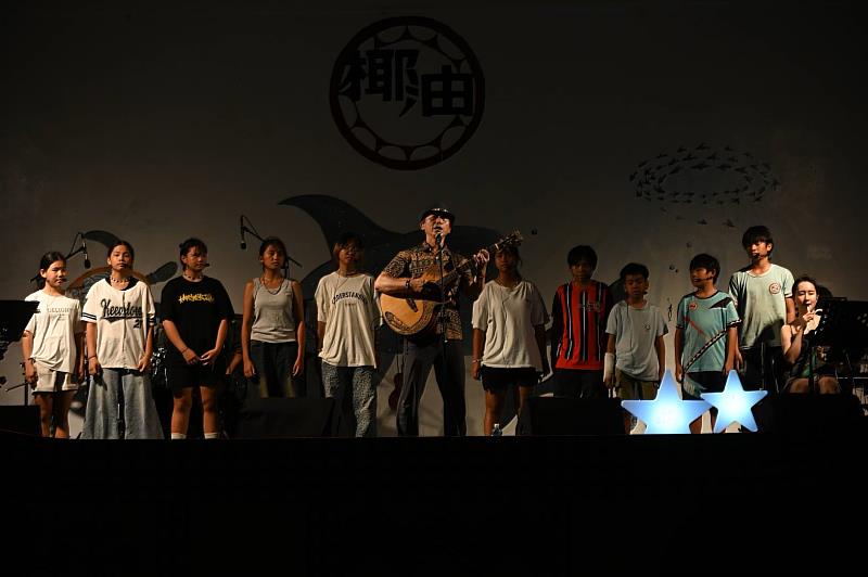 金曲歌王陳建年、椰油小飛魚7/18蘭嶼星空歡唱 溫暖近千遊客