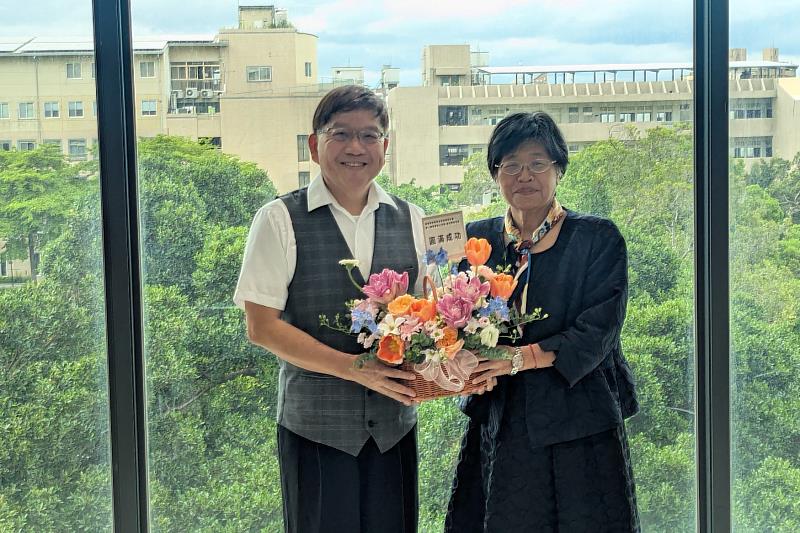 南大正式接棒第一類型師培工作圈總召學校,透過交接儀式承擔跨校合作使命,持續推動師資培育創新發展。