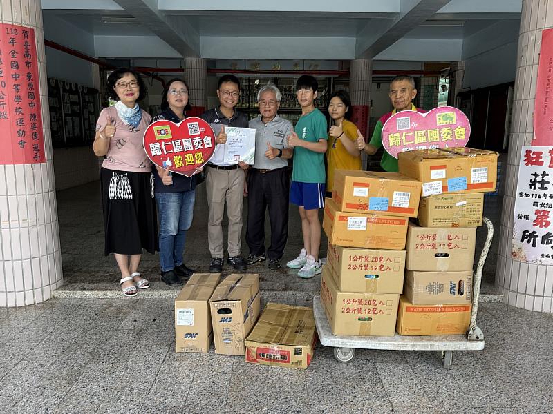 愛心送暖不停歇 臺南市救國團歸仁區團委會關懷東原國中舉重隊