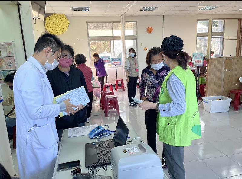 嘉義梅山衛生所巡檢揪出早期癌症，提醒符合資格民眾善用免費斷層檢查。
