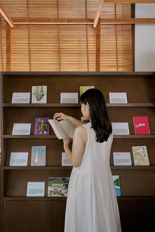 在嘉義 她們為自己寫下名字 嘉義文學館「女作家」特展橫跨百年生命書寫