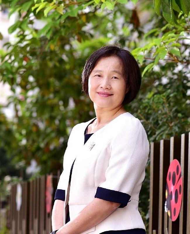 崇文國民小學林秀香主任榮獲師鐸獎。