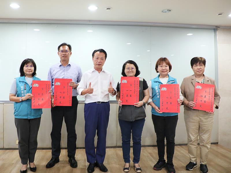 嘉義縣衛生局打造食安新典範，榮獲政府服務獎第3名。
