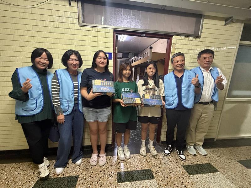 台東縣長饒慶鈴、輔大校長藍易振探視台東玉山計畫學子 勉勵勇敢追夢