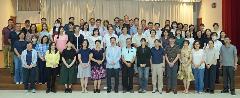 115學年度新、卸任主管交接（感恩、派遣）典禮與會人員合影。