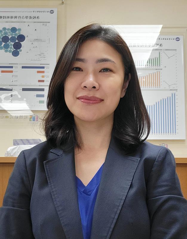 暨大吳書昀教授多年來深耕保護性服務、兒童及少年福利、未成年家庭照顧者與家外安置等核心領域，榮獲衛福部「115年衛生福利專業獎章」。