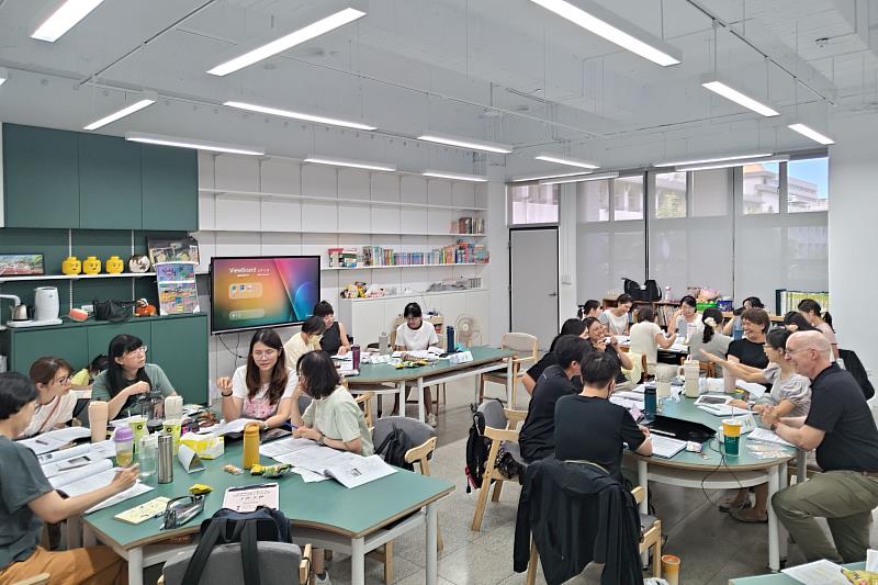 南大特教系透過分組交流與實作討論，促進第一線教師跨校共學，深化正向行為支持與融合教育實踐。