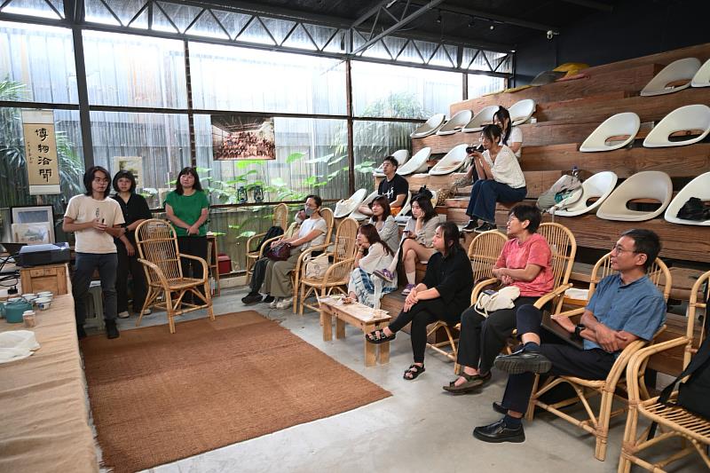南大團隊分享西拉雅文化VR創作成果,展現數位科技結合文化轉譯與地方創生的教學實踐。