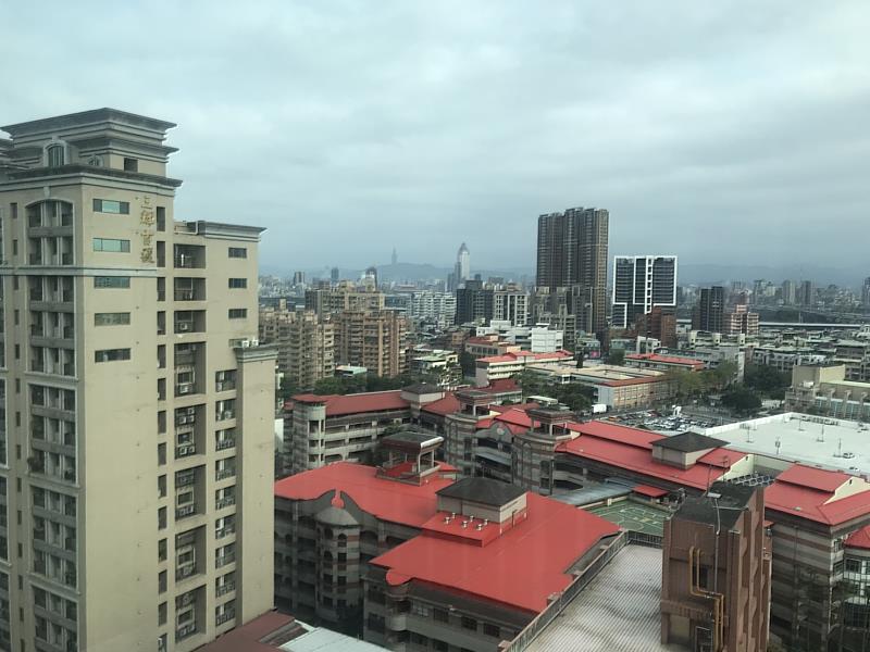 《新北市不動產季報》顯示,今年第1季雖逢春節,且房市大環境相對仍清淡,三重區預售屋與二手成屋價格皆微幅上揚。