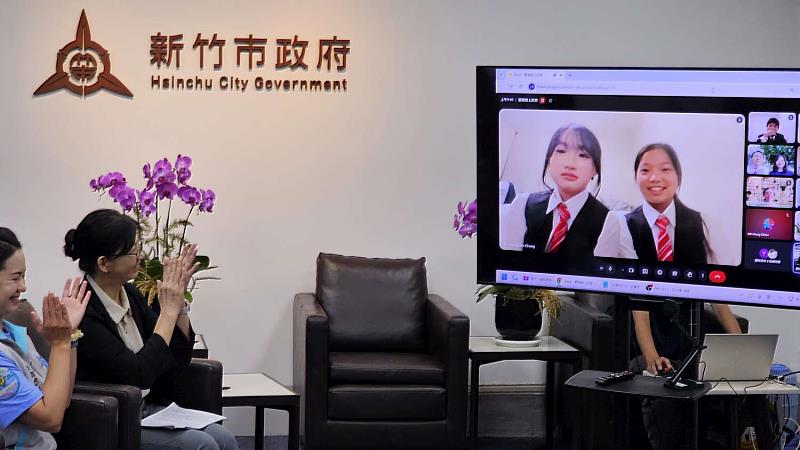 美國雙聯學程學生全英語分享學習心得。