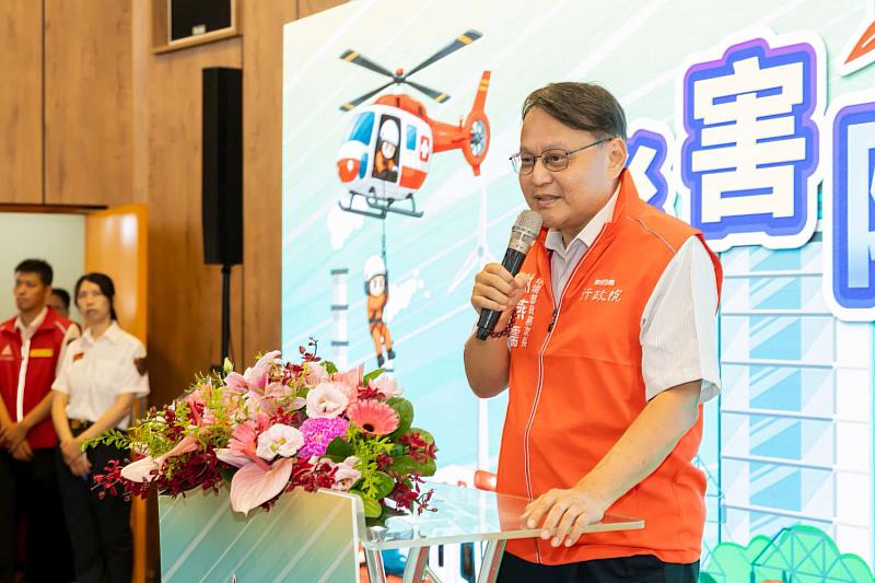 行政院環境部政務次長謝燕儒致詞。