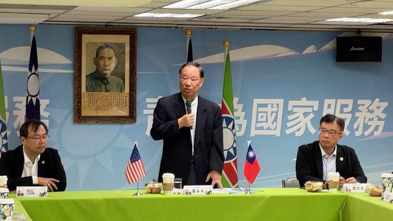 救國團主任葛永光致詞，歡迎CIEE美英高中生訪團到訪。