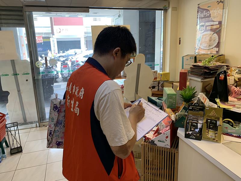 苦茶油檢出苯駢芘超標，嘉義市衛生局即刻查核下架。