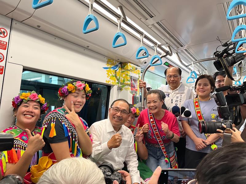 三鶯線彩繪列車原民主題開箱