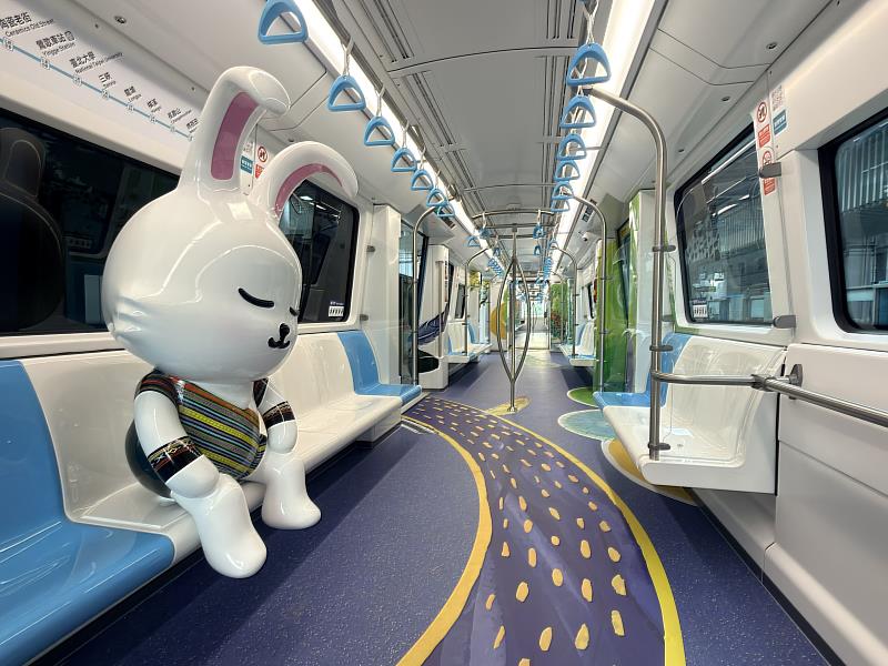 原住民主題車廂內裝
