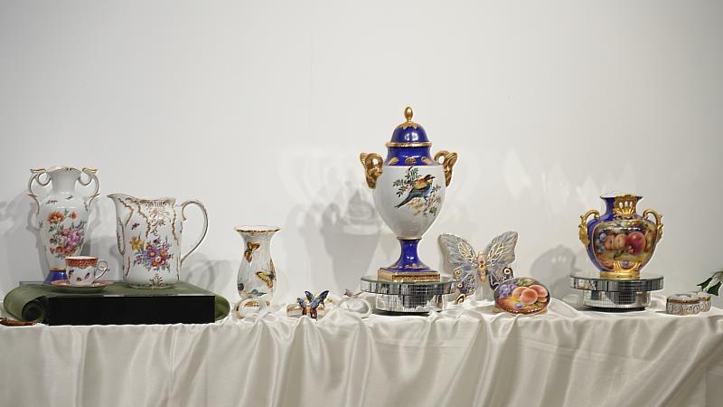 瓷上風景：蝶戀花-台灣瓷繪藝術協會會員聯展開幕 逾百件作品呈現藝術細膩之美
