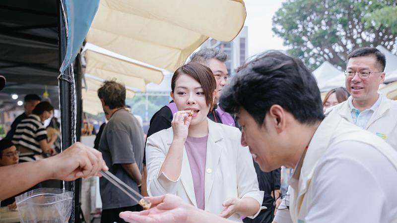 市長高虹安26日出席活動,與市民一同品嚐竹塹特色美食。
