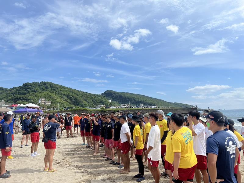 身障人士體驗海上活動。