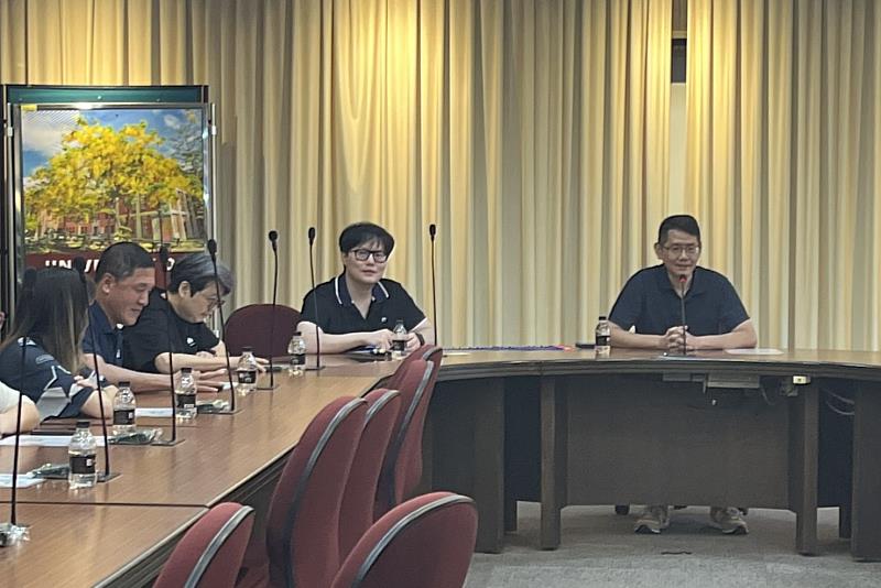 南大國際長蒲盈志歡迎佛羅里達大學師生來訪,展現南大深化國際交流與拓展全球夥伴關係的積極成果。