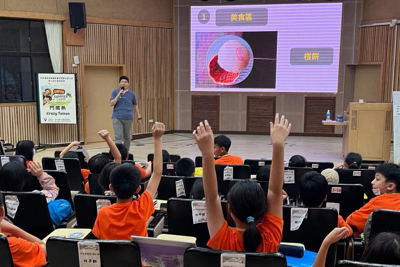 南大設計創新桌遊課程,引導資優學生在互動體驗中培養邏輯思考、合作溝通與問題解決能力。