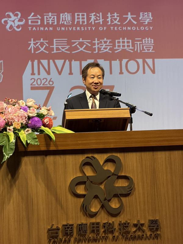 張國恩校長指出，許和捷校長擁有追求完美的態度與責任感，在AI時代，唯有態度無法取代，職人教育能彌補AI時代的不足。