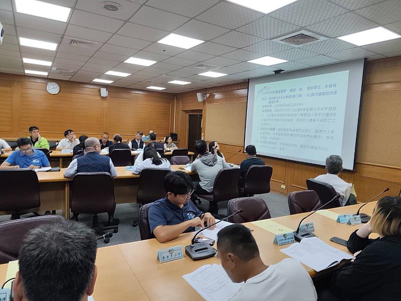 臺東縣召開 7月份道安會報,指示各單位做好大型活動交通疏導及進出會場行車動線規劃。