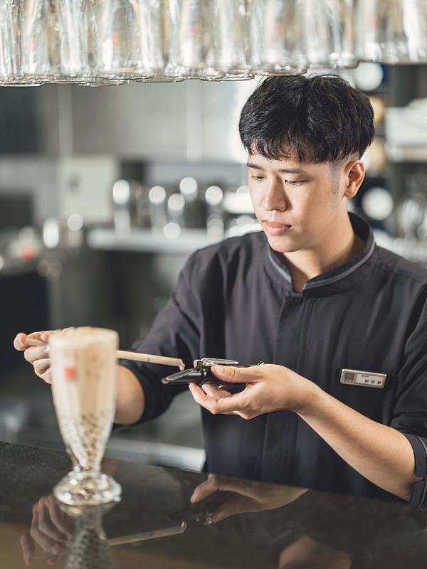 吧枱調茶師。