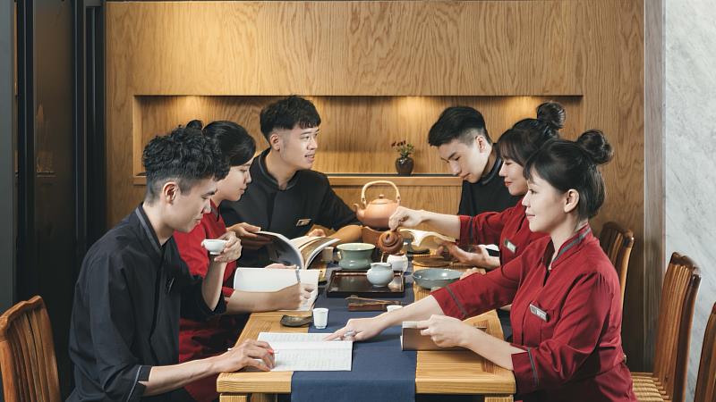 店內例行茶會。