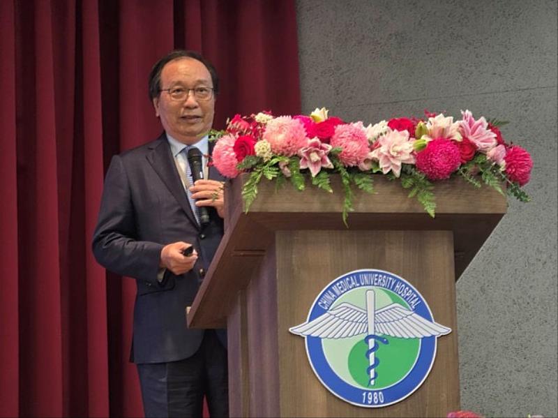 總統府「健康台灣推動委員會」副召集人陳志鴻教授受邀主講《醫療永續發展的機遇與挑戰》。