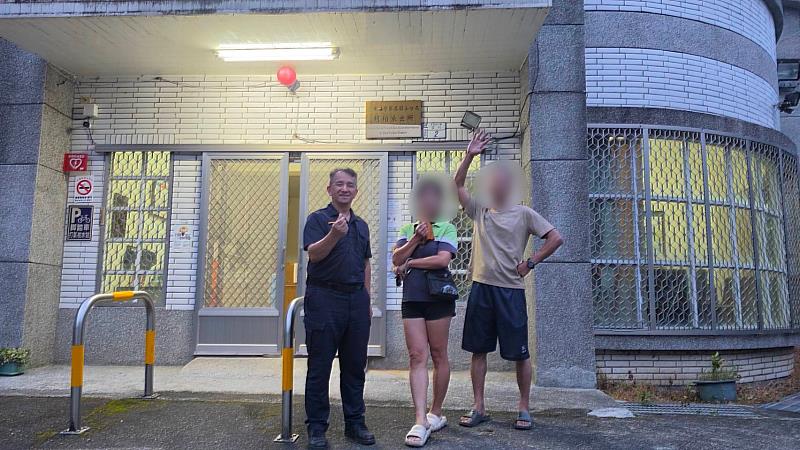 嘉明湖暑期登山人潮增加 利稻警提供登山安全諮詢