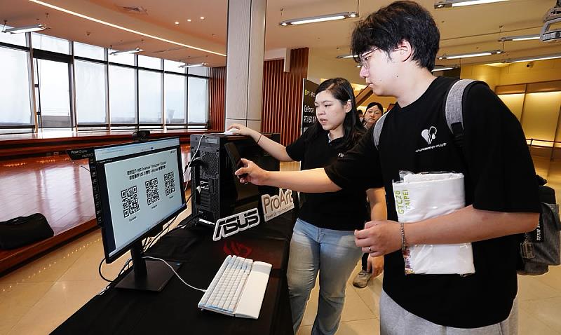 文化大學透過多元實務學習與企業資源,提升學生就業力,為進入職場做好準備。