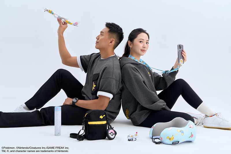 中華航空「皮卡丘彩繪機CI2」周邊商品於華航eMall網站及機上Home Delivery送貨到府服務陸續上架,歡迎旅客帶著「皮卡丘彩繪機 CI2」各式配件一起踏上旅程。