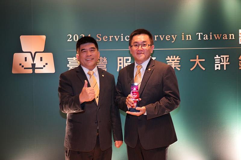 葉爾浩始終相信,房仲的價值不只在於促成一筆交易,更在於陪伴客戶釐清需求、做出適合自己的選擇。