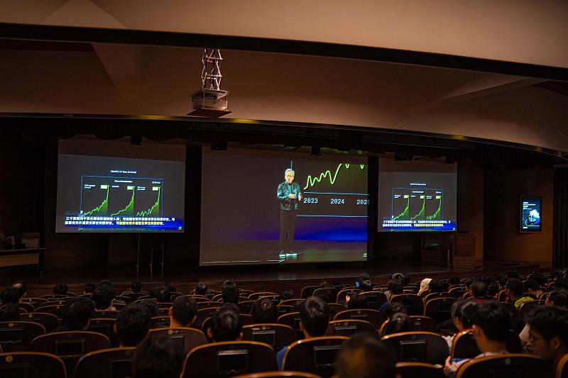 文化大學2026首度成為「GTC Taipei 2026 NVIDIA執行長黃仁勳主題演講」校園直播據點，師生同步參與全球AI科技盛會。