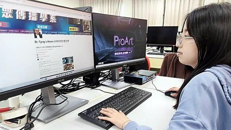 文化大學將AI應用融入教學與實作，培養學生科技應用及跨域整合能力。