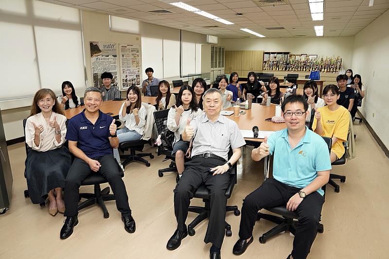 「青年百億海外圓夢基金計畫」說明會。
