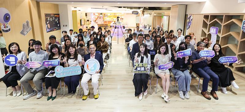 北分署YS「大英雄天團3」青年暑期職涯營隊圓滿結訓,學員完成為期1個月培訓,與企業代表及講師共同見證學習成果。