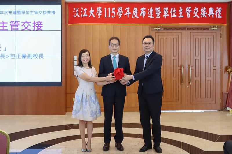 包正豪（右）接任國際事務副校長。（圖／淡江大學提供）