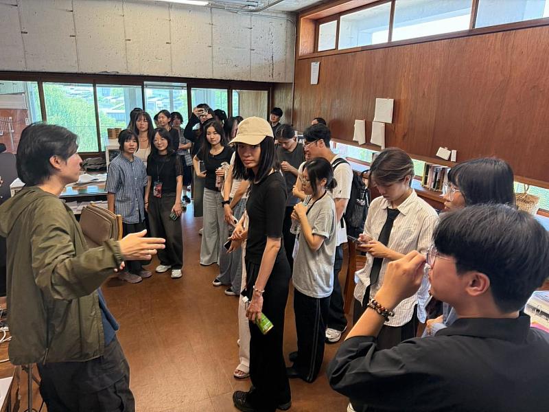 透過3天密集的跨校交流、國際講座、田野研究、設計實作與最後兩天的工作室參訪，學生不僅拓展了對推測設計與跨文化設計實踐的理解，瞭解藝術與設計之間的張力，也建立與韓國設計教育及藝術創作社群的交流連結。