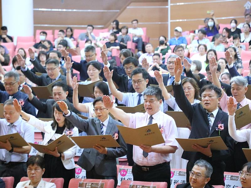 嘉義縣國民中小學校長佈達交接典禮。