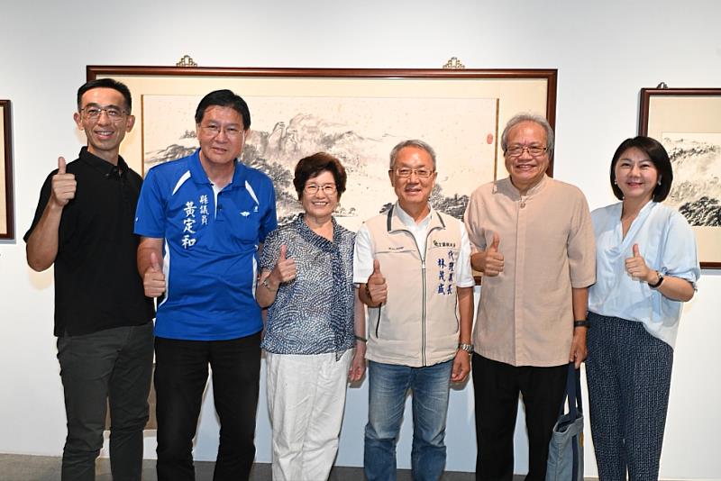 代理縣長林茂盛及藝術家、貴賓合照