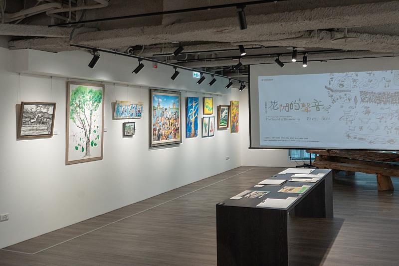 「以愛與和平之名」年度系列《花開的聲音》特展，即日起在世界宗教博物館7樓「方寸之間」展出。（圖由世界宗教博物館提供）