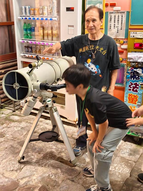 救國團溪頭青年活動中心「森呼吸・心體驗」溪頭自然探索營－星空教學。