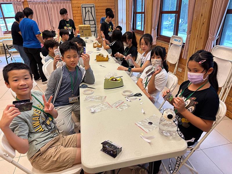 救國團溪頭青年活動中心「森呼吸・心體驗」溪頭自然探索營－DIY望遠鏡。